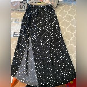 SHEIN BLACK/WHITE POLKA DOT SKIRT